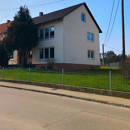 Ferienwohnungen / Ferienhaus Adelsried Exterior photo